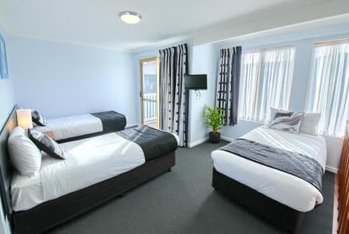 Deluxe Three-Bedroom Apartment