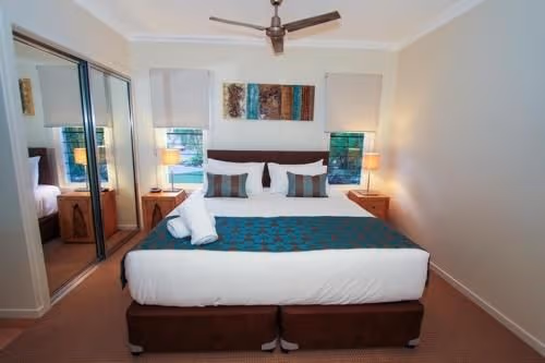 Luxury Three-Bedroom Townhouse with Sea View E