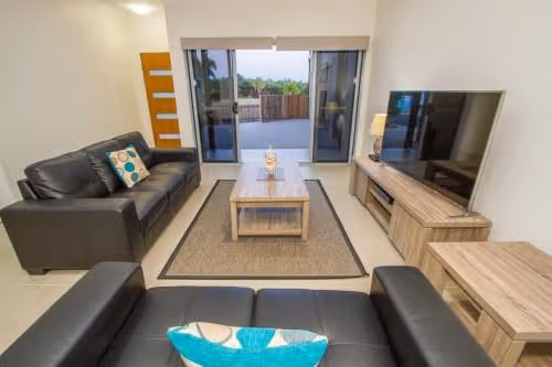 Luxury Three-Bedroom Townhouse with Sea View B