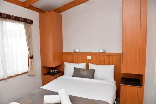 Queen Room with Spa Bath