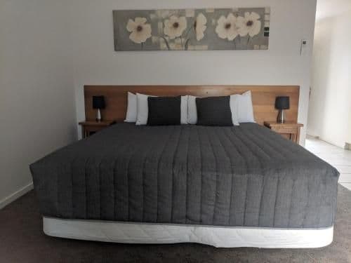 Standard King or Twin Room