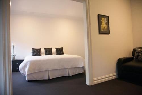 Deluxe King Suite