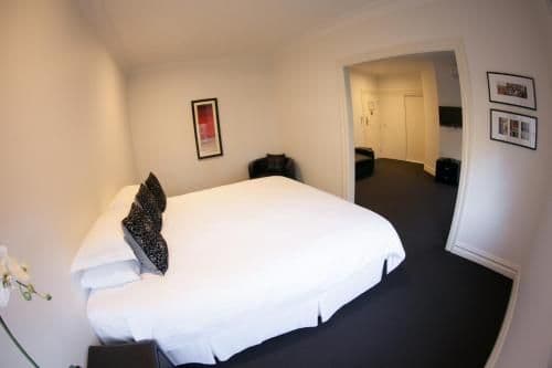 Deluxe King Suite