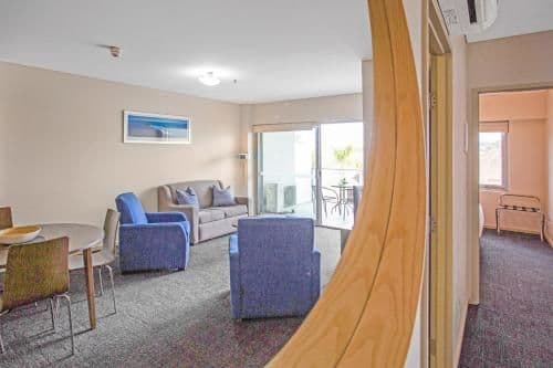 Deluxe Two Bedroom Apartment (1 Queen and 2 Single Beds)