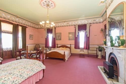 Family Room with Balcony and Private External Bathroom