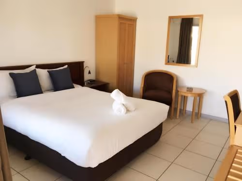 Standard Queen Room