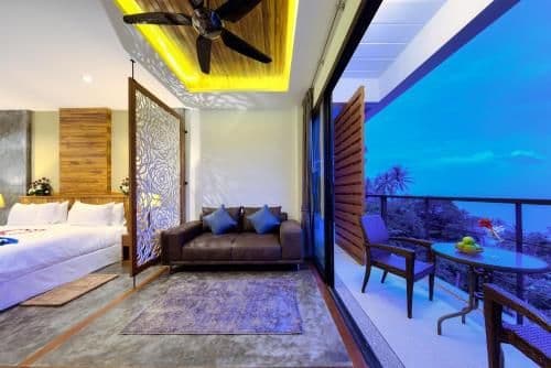 Studio Apartment with Sea View