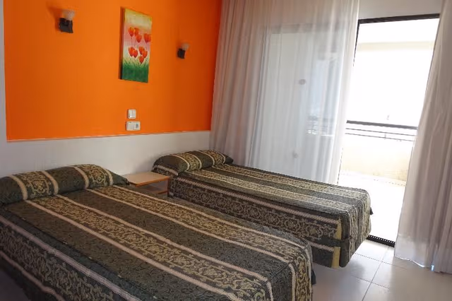 APARTMENT CAPACITY 2 ONE BEDROOM