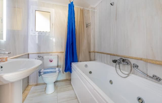 SUITE CAPACITY 5 TWO BEDROOMS