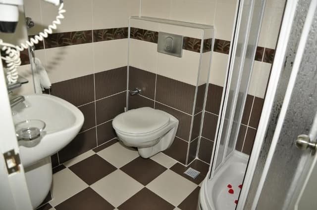 APARTMENT TWO BEDROOMS ONE BATHROOM
