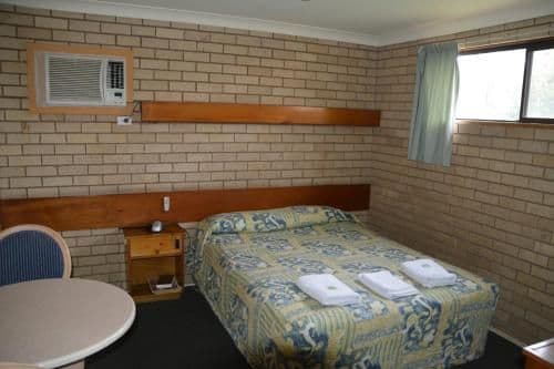 Family Room (2 Adults + 2 Children)