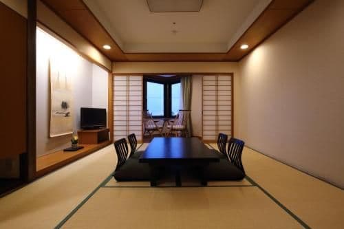 Japanese-Style Room