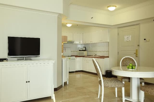 SUITE ONE BEDROOM