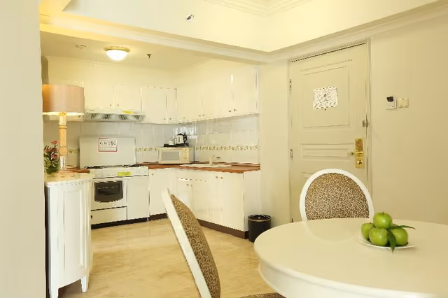 SUITE ONE BEDROOM