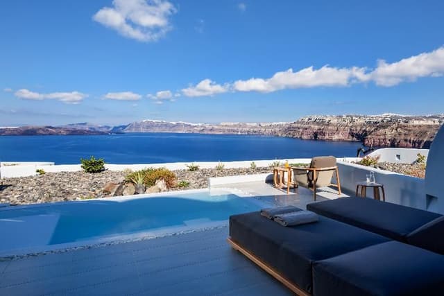 SUITE DELUXE WITH PRIVATE POOL