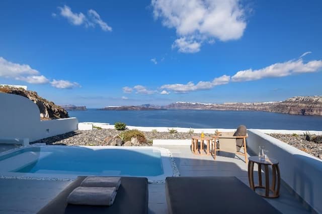 SUITE DELUXE WITH PRIVATE POOL