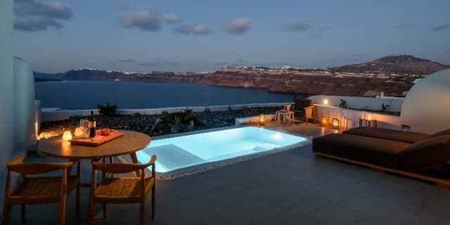 SUITE DELUXE WITH PRIVATE POOL