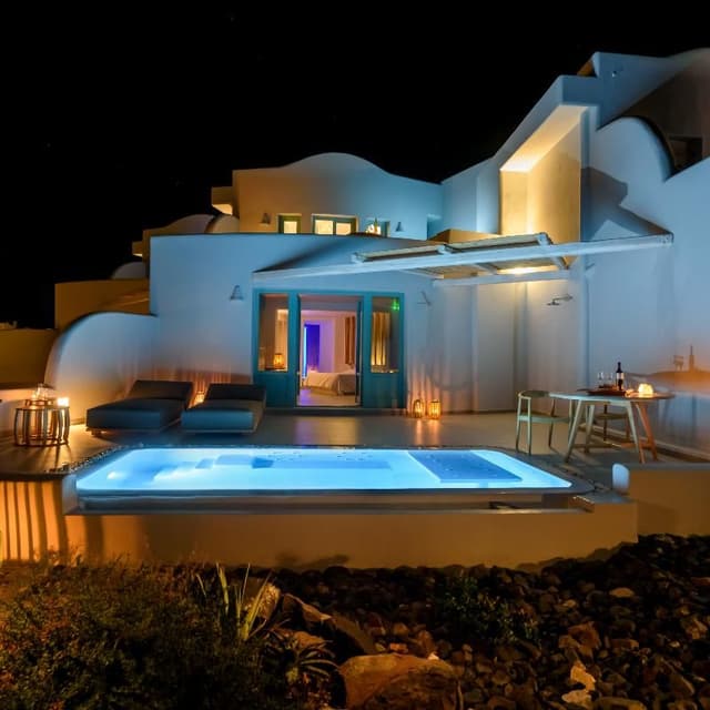 SUITE DELUXE WITH PRIVATE POOL