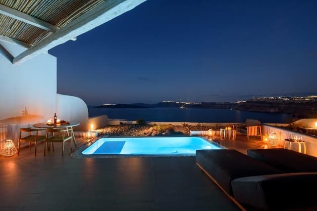 SUITE DELUXE WITH PRIVATE POOL