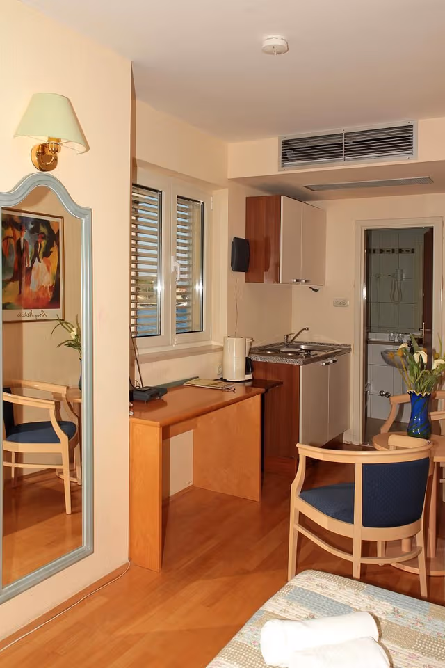 STUDIO WITH BALCONY