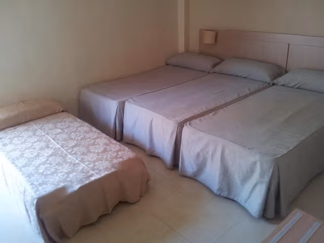 Double or Twin CAPACITY 4