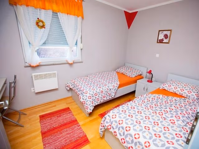 APARTMENT CAPACITY 6 TWO BEDROOMS