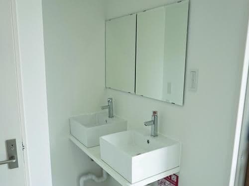 Bunk Bed in 10-Bed Dormitory Room with Shower