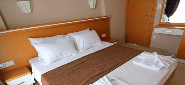 APARTMENT THREE BEDROOMS