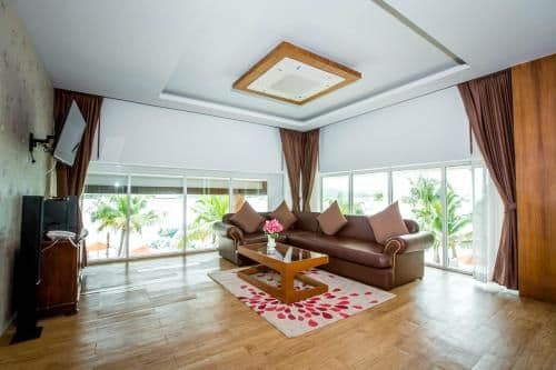 Family Room with Sea View