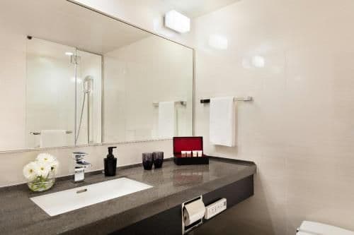 Deluxe Room King, Executive lounge access, Guest room