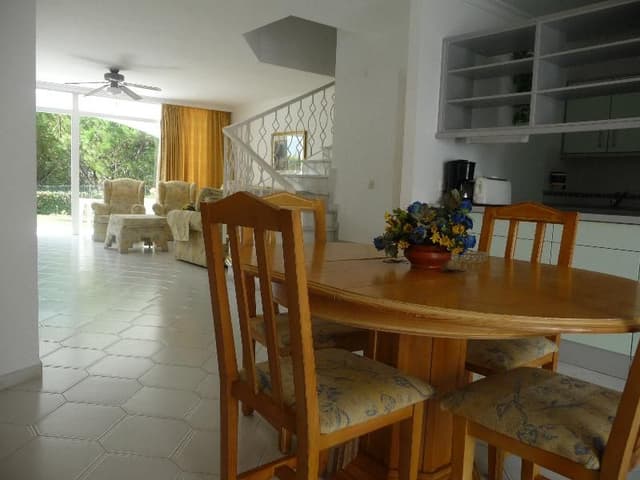 APARTMENT THREE BEDROOMS