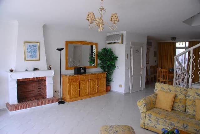 APARTMENT THREE BEDROOMS