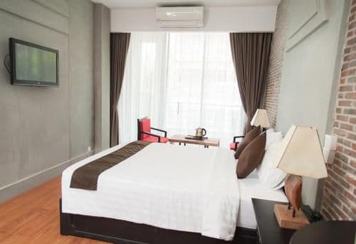 Deluxe Family Room