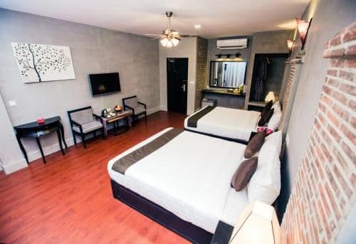 Deluxe Family Room
