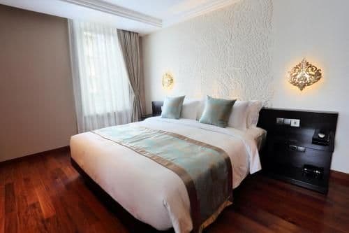 City Petite King Room