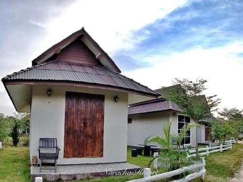 Bungalow with Garden View