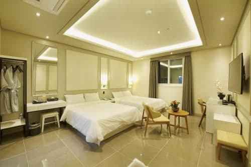 Deluxe Twin Room