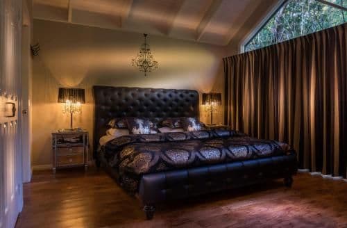 Cottage with King Bed