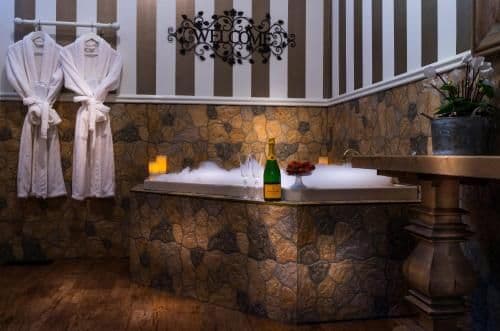 Cottage with Spa Bath