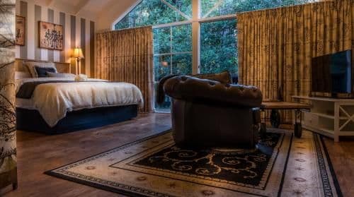 Cottage with Spa Bath