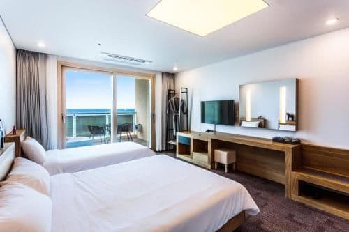 Deluxe Twin Room with Sea View