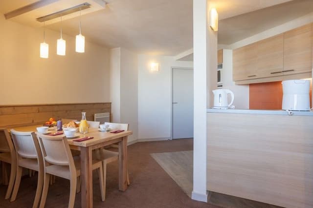 APARTMENT CAPACITY 6