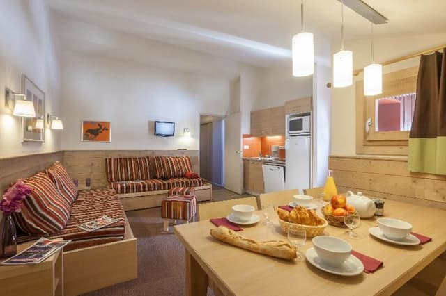 APARTMENT CAPACITY 6