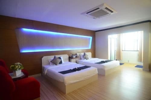 Deluxe Family Room