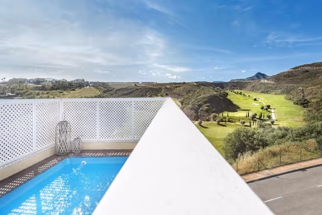 APARTMENT THREE BEDROOMS WITH PRIVATE POOL