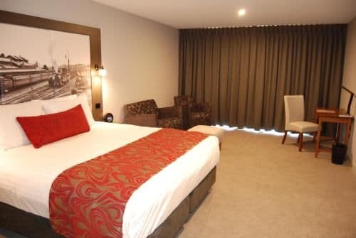 Premium Suite with king bed