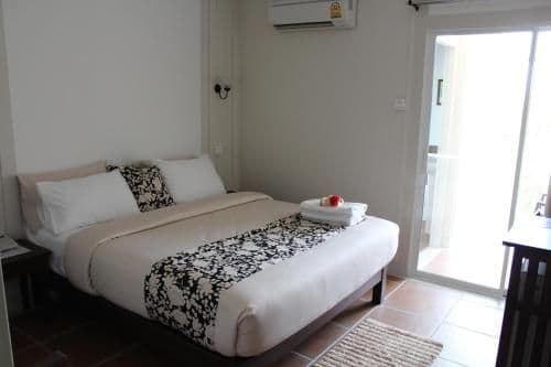 Superior Double Room with Pool View