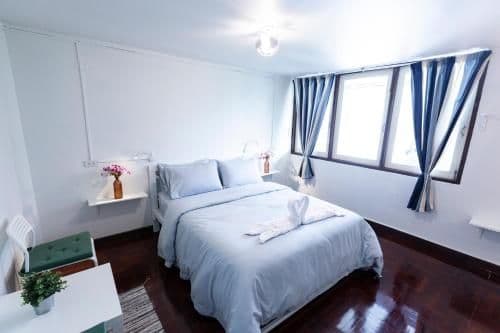 Queen Room with Shared Bathroom
