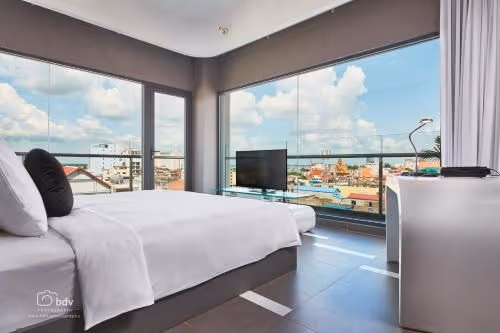 Suite King Bed with Balcony