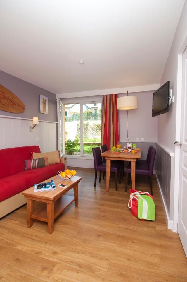 APARTMENT CAPACITY 6 TWO BEDROOMS